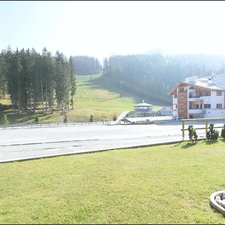 Golf Apartment *